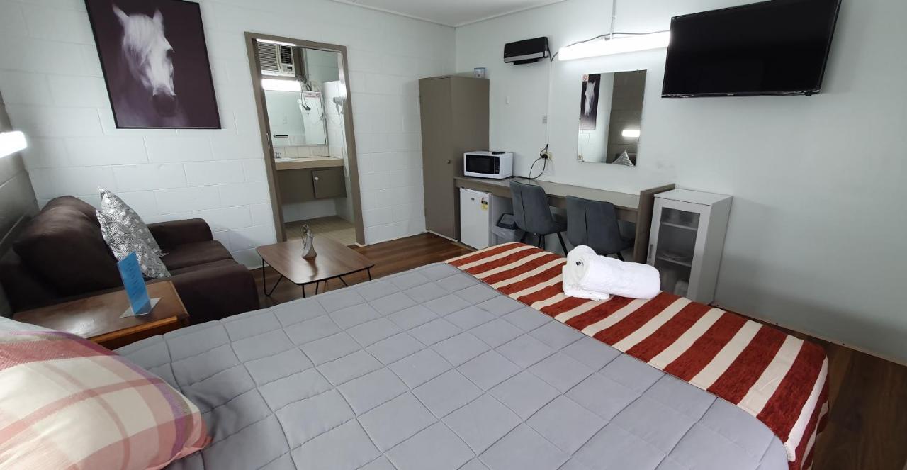 Morwell Parkside Motel Exterior photo