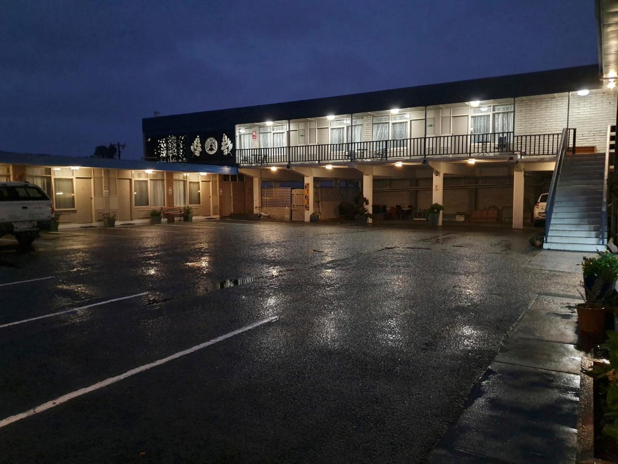 Morwell Parkside Motel Exterior photo